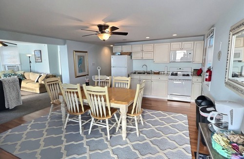 Goshen Casa | Reed's Beach - Stunning waterfront Sunsets - Bay Front Home Steps to beach