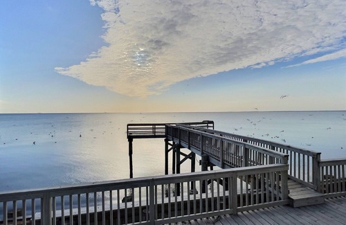 Goshen Casa | Reed's Beach - Stunning waterfront Sunsets - Bay Front Home Steps to beach