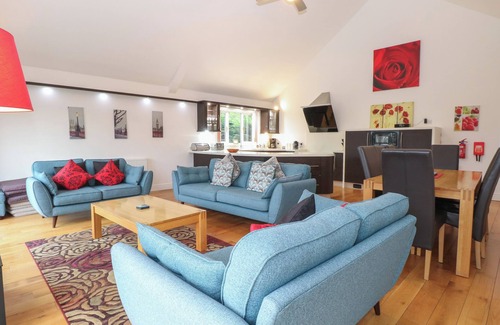 Horning Casa | REEDLINGS, pet friendly, with a garden in Horning