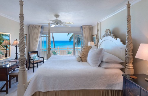 Reeds Bay Condominio | Reeds Penthouse 14 | Beach Front - Located in Beautiful Saint James with Private Pool
