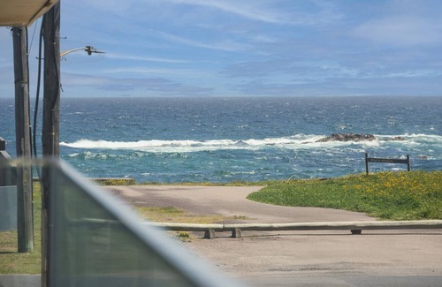 Anna Bay Casa | REEF Luxury Home, Ocean View, Large Pool & Hot Spa
