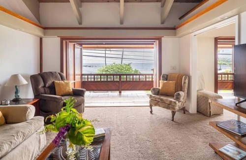 Kahaluu Bay Villa | Reefside Suite at Seaspray Ocean View