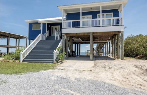 Lake Catherine Casa | REEL LUCKY Lakefront Home- lake St Catherine- Rigolets