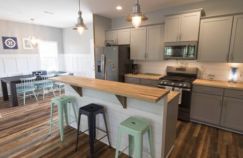 Minnesott Beach Cabaña | Reelin In The Years is the Perfect blend of rustic charm and modern amenities!