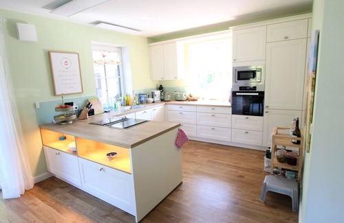 Eiderstedt Casa | Reet-ferienhaushälfte "meerliebe" in Garding für 6 Personen