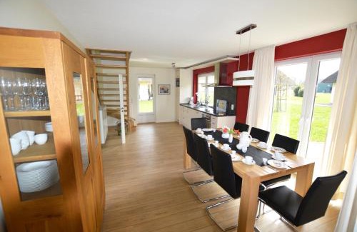 Staberdorf Casa | Reetdachhaus 5, inkl 2 Parkplätze