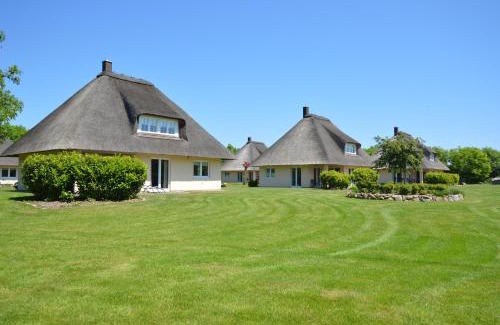 Staberdorf Casa | Reetdachhaus 6, inkl 2 Parkplätze