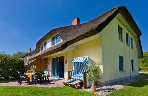 Puddemin Casa | Reetdachhaus Eibe 2, Kaminofen, Sauna, 8 Personen, W-Lan