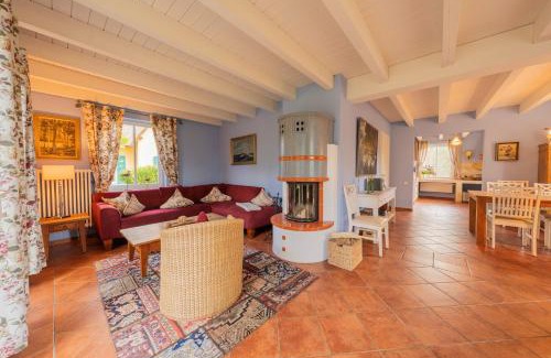 Krienke Casa | Reetdachhaus mit Schwimmteich in Krienke