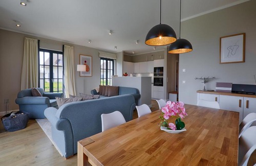 Dranske Casa | Reetland am Meer - Luxus Reetdachvilla mit 3 Schlafzimmern, Sauna und Kamin F22