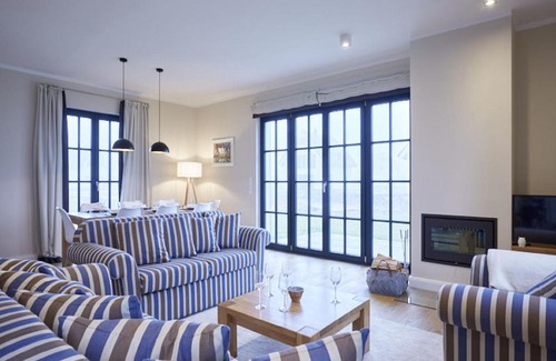 Dranske Casa | Reetland am Meer - Luxus Reetdachvilla mit 3 Schlafzimmern, Sauna und Kamin F15