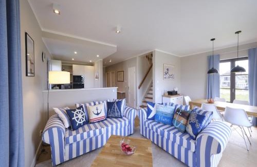 Dranske Casa | Reetland am Meer - Premium Reetdachvilla mit 3 Schlafzimmern, Sauna und Kamin H21