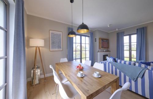 Dranske Casa | Reetland am Meer - Premium Reetdachvilla mit 3 Schlafzimmern, Sauna und Kamin H21