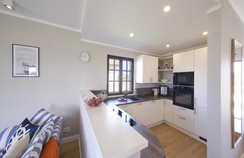 Dranske Casa | Reetland am Meer - Premium Reetdachvilla mit 3 Schlafzimmern, Sauna und Kamin H21