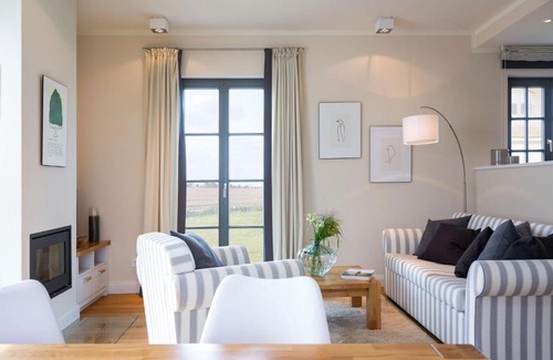 Kreptitz Casa | Reetland am Meer - Premium Reetdachvilla mit 3 Schlafzimmern, Sauna und Kamin E08