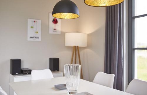 Kreptitz Casa | Reetland am Meer - Premium Reetdachvilla mit 3 Schlafzimmern, Sauna und Kamin E24