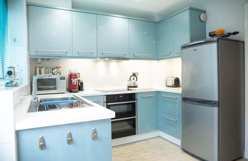 Kenilworth Casa | Reeve House - 2-Bed - FREE Parking & Wi-Fi