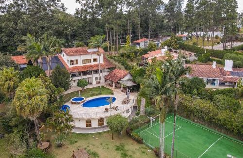 Carapicuiba Casa | Refúgio de Alto Padrão na Granja Viana