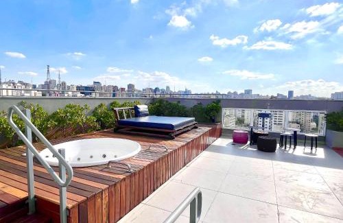 Liberdade Apartamento | Refúgio Privado Liberdade: A/C + Rooftop ao lado do metro