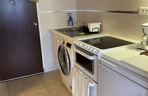 Merignac Apartamento | Refined studio in the heart of town for a vacation for two and a visit to L'Aquitane