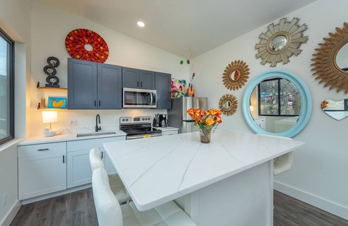Old Fort Casa | Reflections on Mill Creek | Hot Tub & Walking Distance to Old Fort!