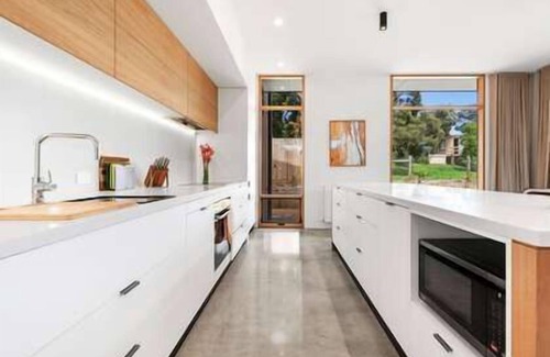Point Lonsdale Casa | Refresh at Lonnie
