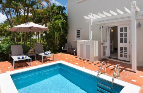 Porters Casa | Refreshing 2bed Townhome walking distance to beach