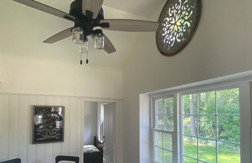 East Quogue Cabaña | REFRESHING COTTAGE WITH NATURE VIEWS