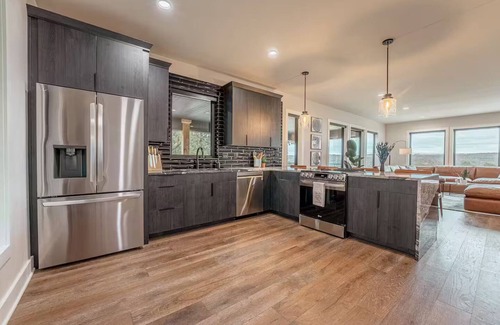 Clarkridge Cabina | Refuge Ridge - A Modern 3-bedroom Cabin overlooking beautiful Norfork Lake