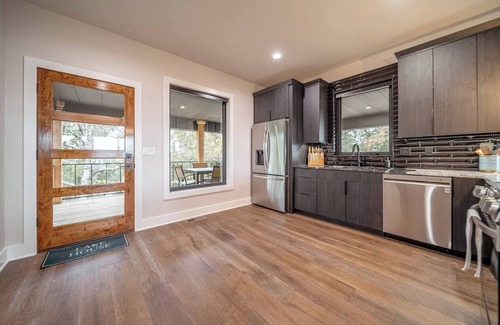 Clarkridge Cabina | Refuge Ridge - A Modern 3-bedroom Cabin overlooking beautiful Norfork Lake
