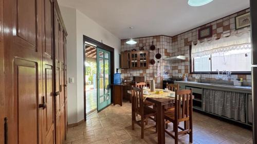 Peruibe Casa | Refugio Completo Piscina Privativa, Ar-Condicionado em Todos os Espaços Churrasqueira, Jardim e Enxoval Incluso 200m da Praia