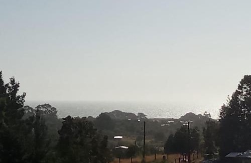 Valdivia Chalet De Esquí | Refugio de montaña con vista al mar