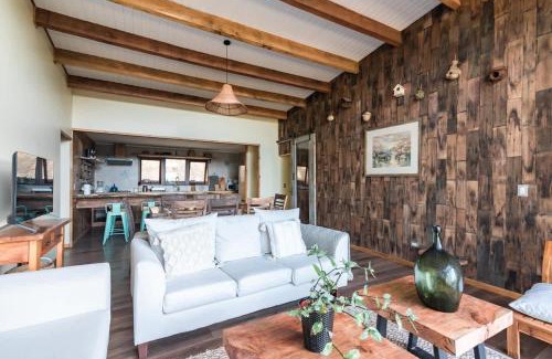 Pucon Casa | Refugio Millaray - Vistas y Acceso al Lago