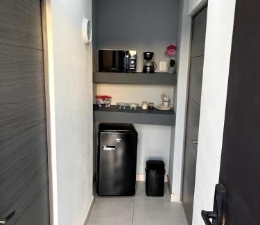 Mazatlán Apartamento | Refugio Perfecto con Alberca y seguridad Cerca Galerías!
