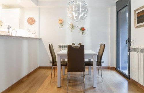Ransol Apartamento | Refugio Tranquilo junto al Río en Ransol I AndBnB