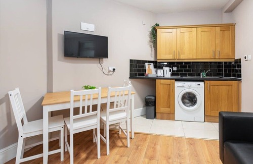 City Centre Dublin Condominio | Refurbished 2 BED APT WITH GARDEN Fast WIFI & TV