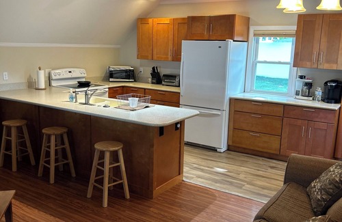 Narragansett Casa | Refurbished Cape with air close to beach with great outdoor amenities