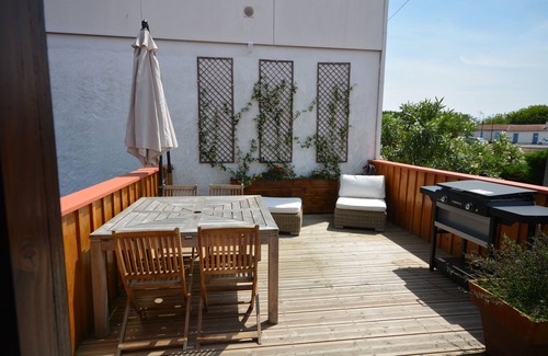 La Teste-de-Buch Casa | REFURBISHED FISHING HUT ON THE PORT
