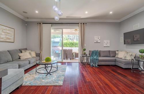 Valley Glen Casa | Regal 4 bed with hot tub close to Universal sleeps 15
