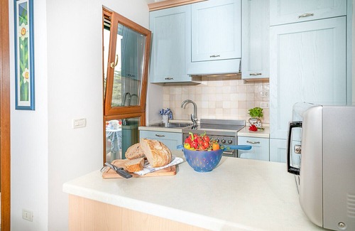 Cisano Apartamento | Regarda -Blue View 1 apartment with lake view, 1 bedroom, pool