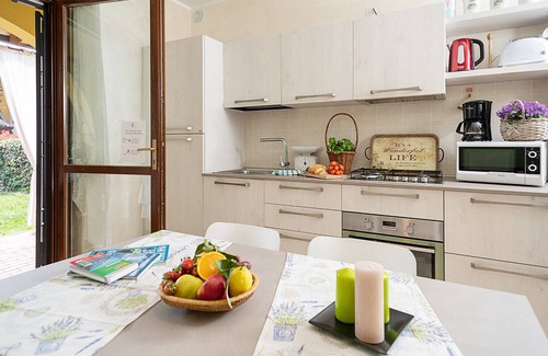 Cola Apartamento | Regarda - piso L'Archetto with private garden, WiFi, pool