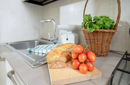 Cola Apartamento | Regarda - piso L'Archetto with private garden, WiFi, pool