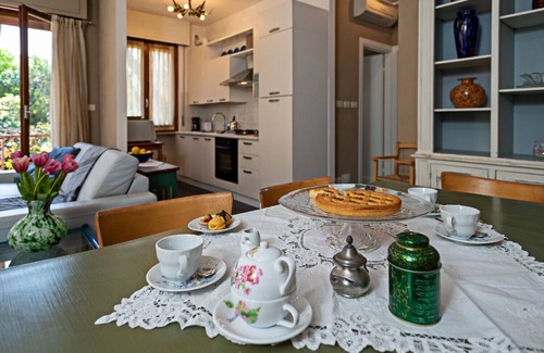 Montioni Apartamento | Regarda - "Edda" three-room apartment with swimming pool in the centre of Lazise
