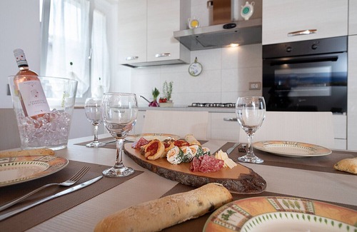 Bardolino Chalet De Esquí | Regarda - Romantic apartment Casa Rossa 1 with wifi, air conditioning