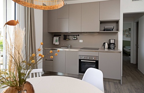 Montioni Apartamento | Regarda - "Zoe" appartment with pool and large lake-view terrace