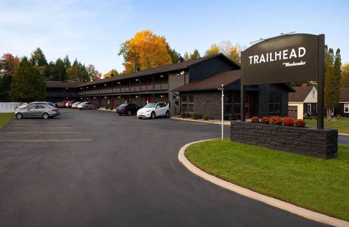 Tupper Lake Condominio | Regardless of the season, there’s something for everyone at Trailhead!