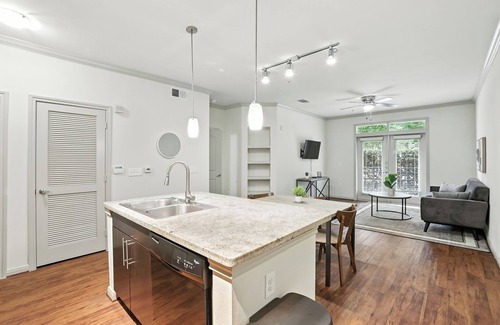South Main Apartamento | Regards At Med Center 126 I Comfy 2 Bed 2 Bath