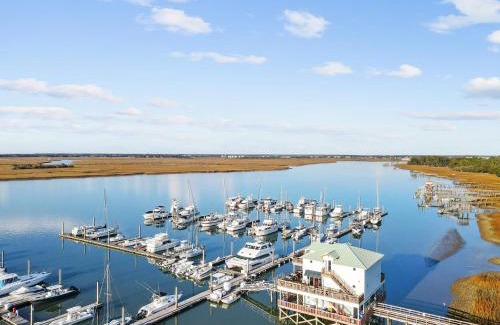 Folly Beach Cama Y Desayuno | Regatta Inn - Adults Only