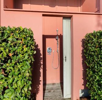 Folly Beach Cama Y Desayuno | Regatta Inn - Adults Only