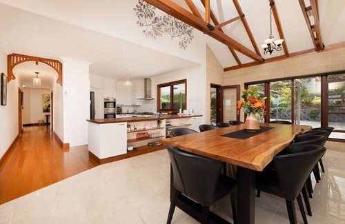 Minimbah Casa | Regatta Park: Where The Land Meets The Sea
